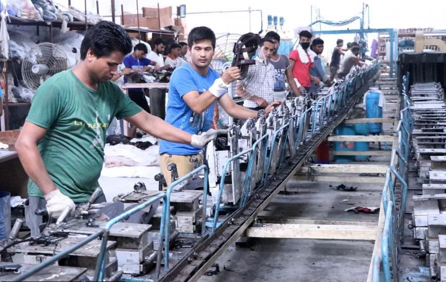 Factory & manufacturing crew